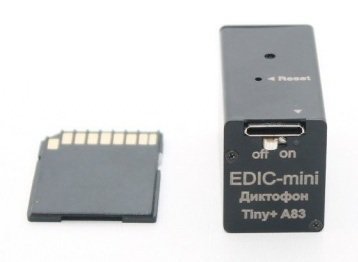 Обычная карта памяти SD несколько шире диктофона Edic-mini Tiny+ A83